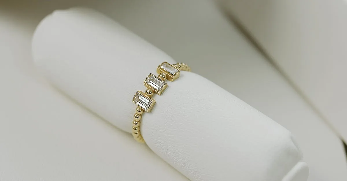 apprenez à nettoyer efficacement une bague en or pour lui redonner éclat et brillance avec des méthodes simples et sécurisées.