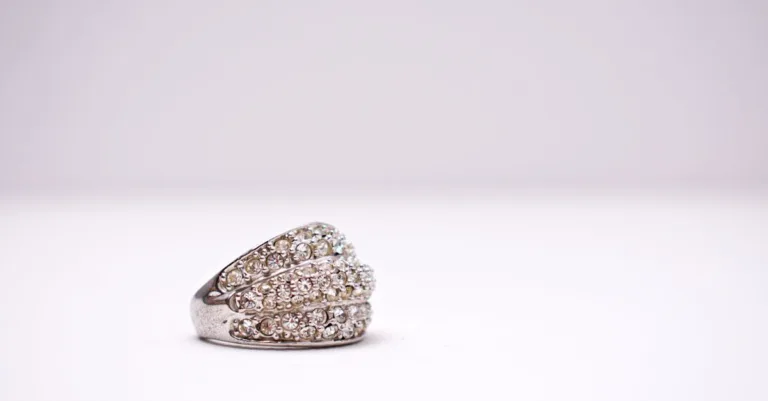 découvrez l'histoire fascinante et les légendes entourant le prestigieux hope diamond, l'un des joyaux les plus célèbres et mystérieux au monde.