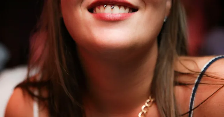 découvrez une large sélection de piercings tendance pour sublimer votre style avec sécurité et qualité. conseils d'entretien et inspirations pour tous les goûts.