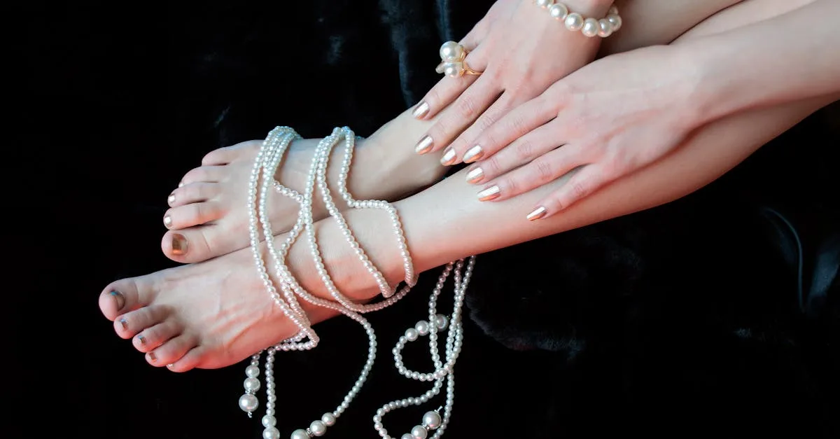 découvrez notre collection d'anklets élégants, parfaits pour sublimer votre style avec une touche d'originalité et de légèreté. accessoires tendance et raffinés pour toutes les occasions.