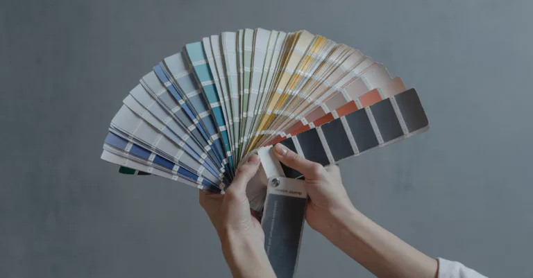 découvrez l'analyse des couleurs pour déterminer les teintes qui vous mettent en valeur et harmoniser votre style.