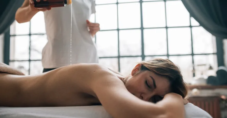 découvrez notre huile de massage naturelle pour une détente profonde et un bien-être optimal. parfaite pour revitaliser votre peau et apaiser vos muscles.