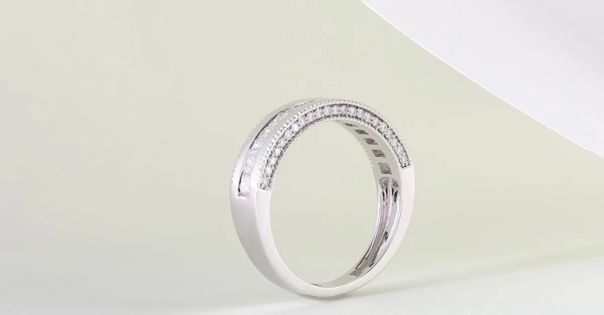 découvrez notre collection de bagues minimalistes alliant élégance et simplicité pour un style épuré et moderne.
