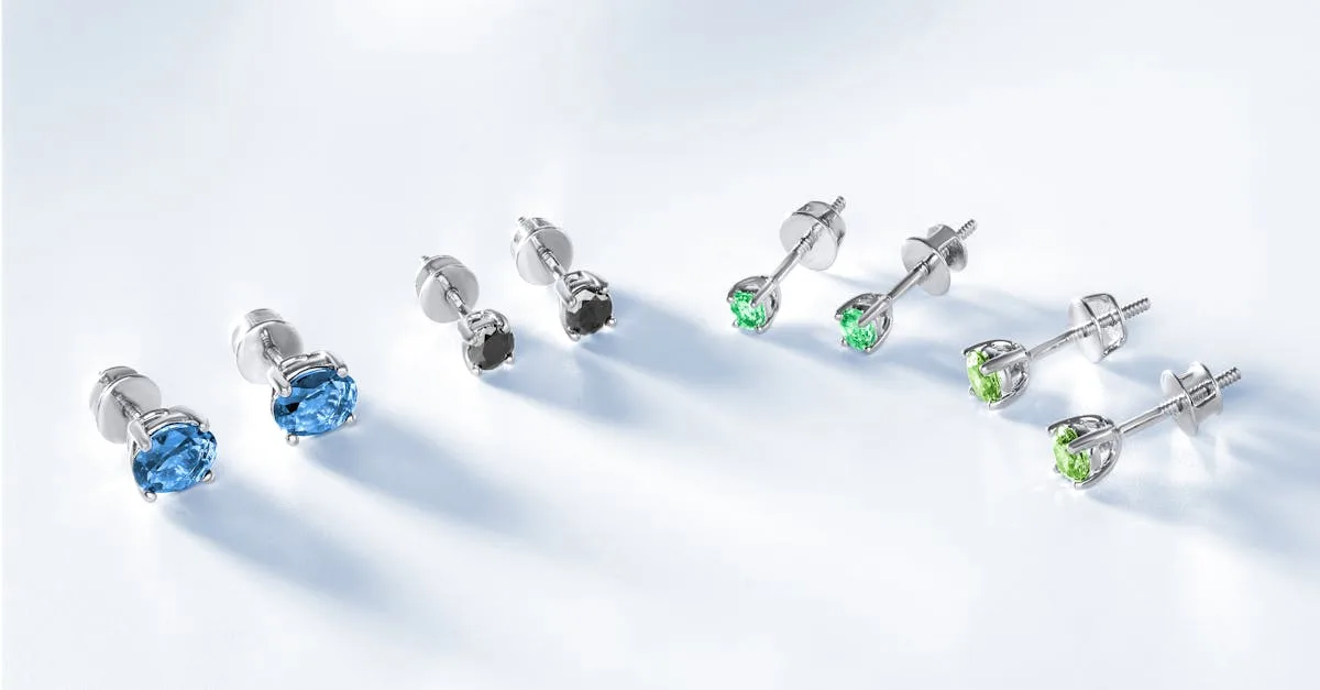 découvrez nos conseils et astuces efficaces pour nettoyer et entretenir vos bijoux en argent, afin de leur redonner éclat et beauté durable.