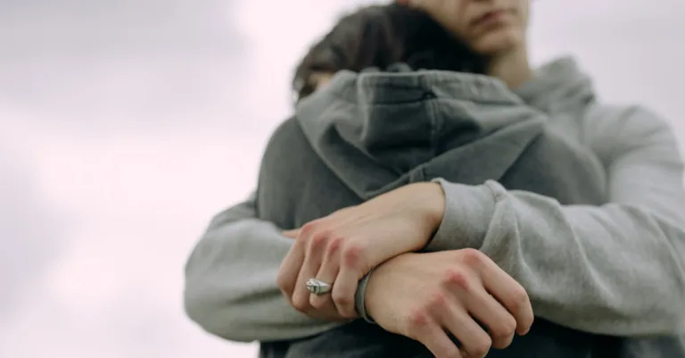 découvrez l'expression authentique des émotions avec true feelings, une exploration profonde des sentiments vrais et sincères.