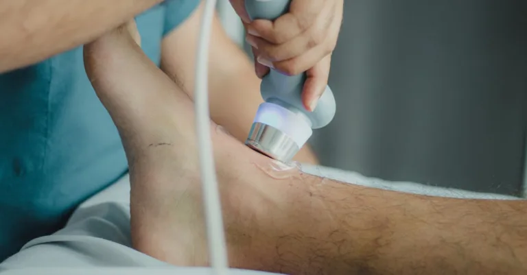 découvrez les traitements efficaces pour les varices afin d'améliorer votre confort et retrouver des jambes en meilleure santé. solutions modernes et conseils personnalisés disponibles.