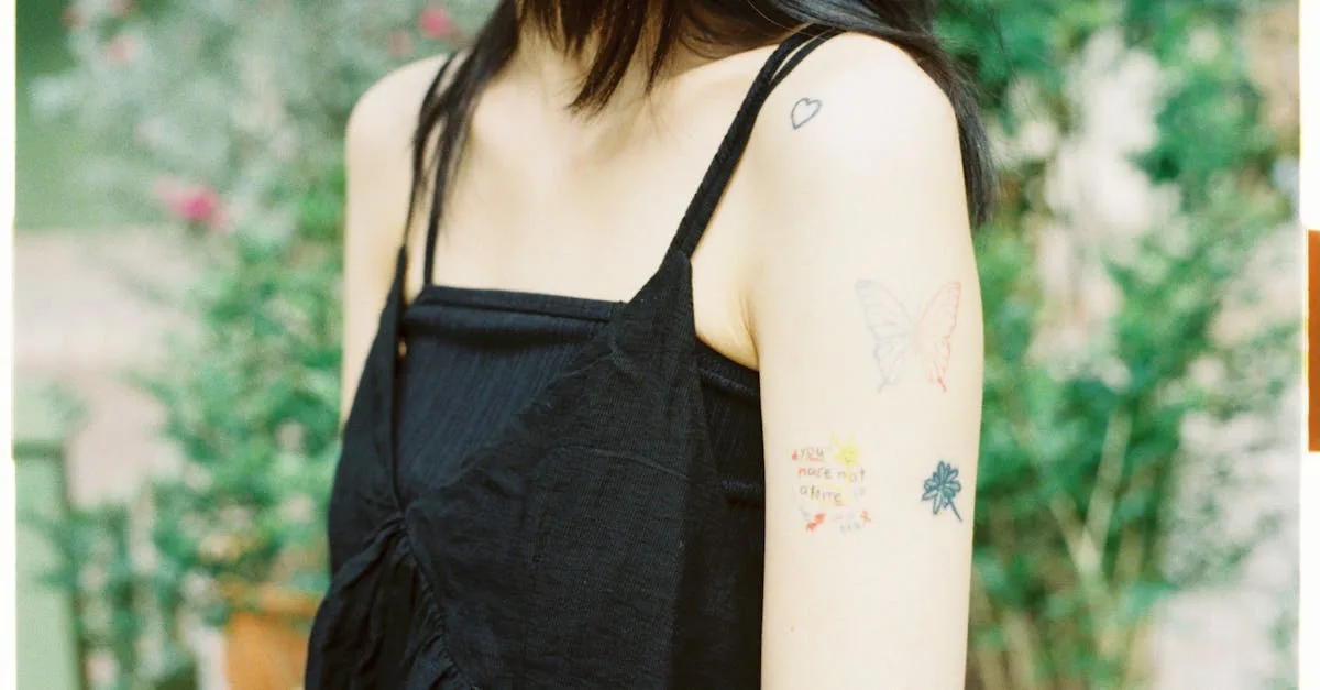 découvrez la signification spirituelle des tatouages de papillon, symboles de transformation, liberté et renouveau.