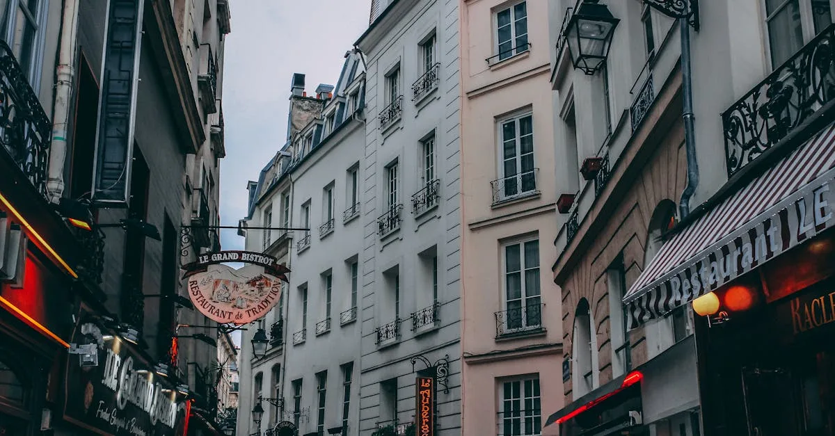 découvrez notre restaurant français chaleureux et convivial, où la cuisine authentique et l'ambiance cosy vous invitent à un véritable voyage gastronomique.