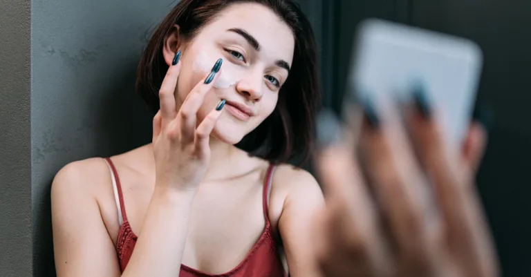 découvrez nos conseils beauté essentiels pour prendre soin de votre peau, cheveux et maquillage au quotidien.