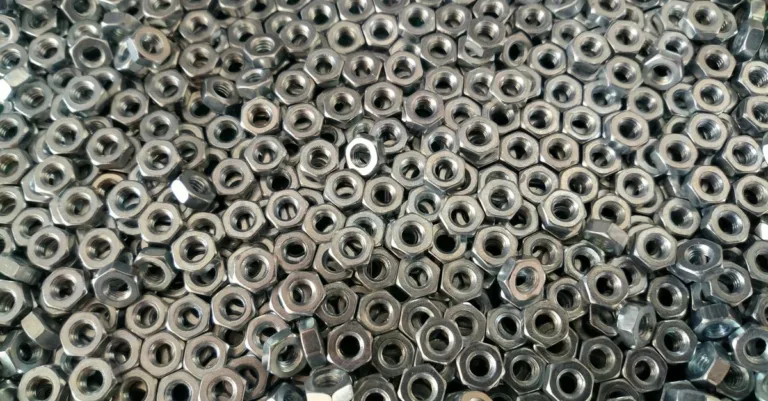 découvrez la durabilité exceptionnelle des colliers en acier inoxydable bohm, alliant élégance et résistance pour un style durable au quotidien.
