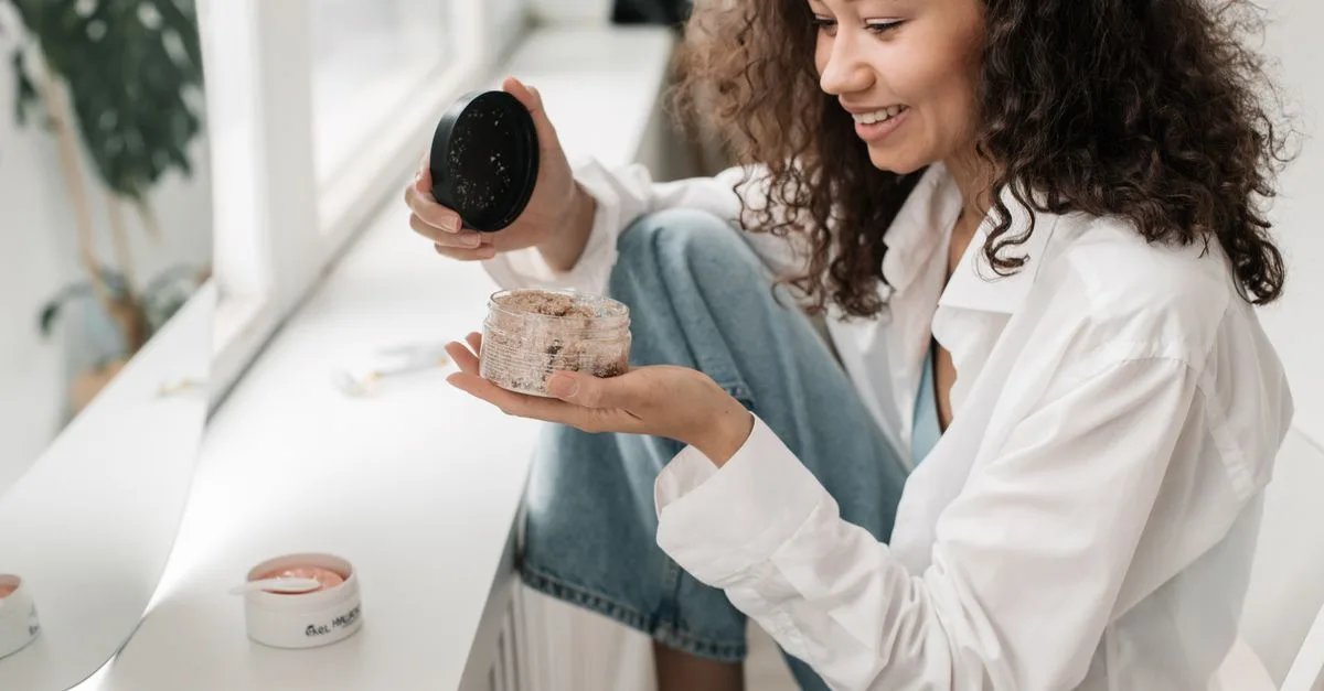 découvrez la clean beauty, la beauté au naturel avec des produits sûrs, respectueux de votre peau et de l'environnement.