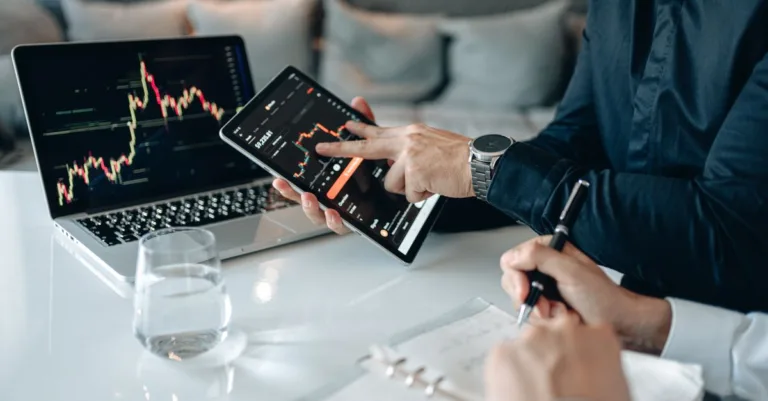 découvrez les stratégies de marketing digital pour booster votre présence en ligne, attirer plus de clients et augmenter votre chiffre d'affaires grâce aux outils numériques.
