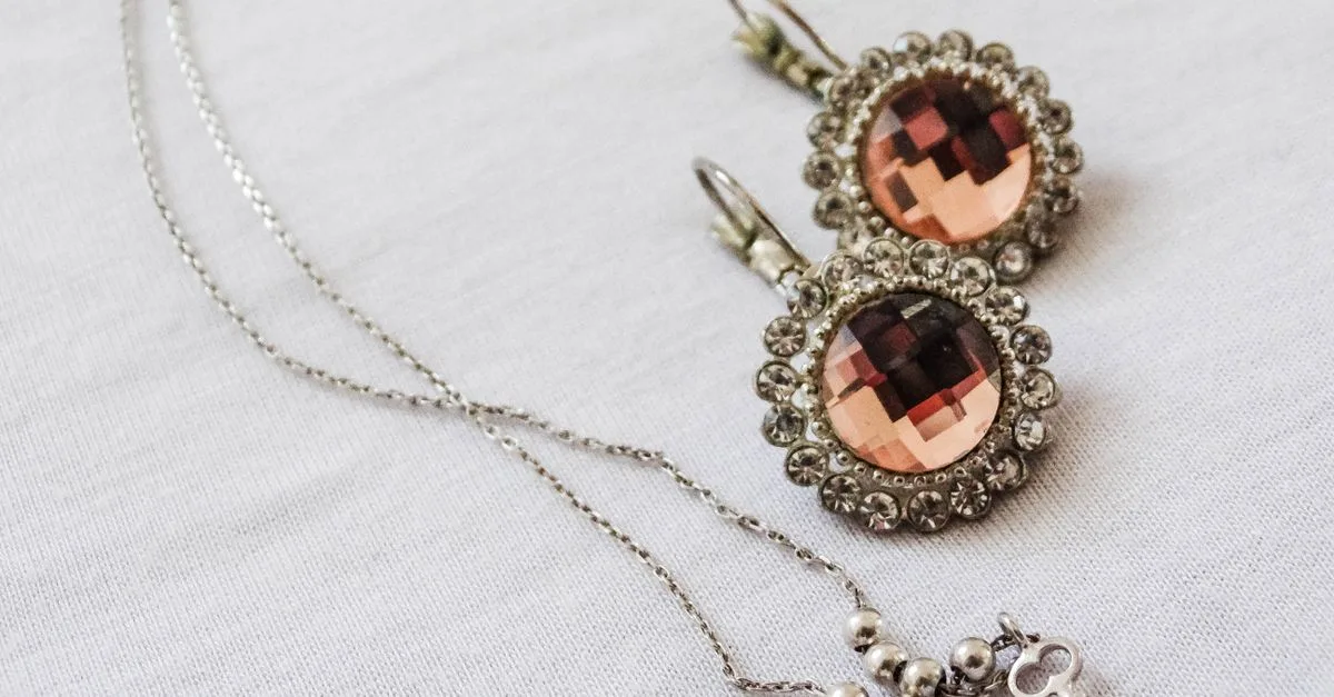 découvrez la collection élégante et scintillante de bijoux swarovski, alliant design raffiné et éclat incomparable pour sublimer votre style.