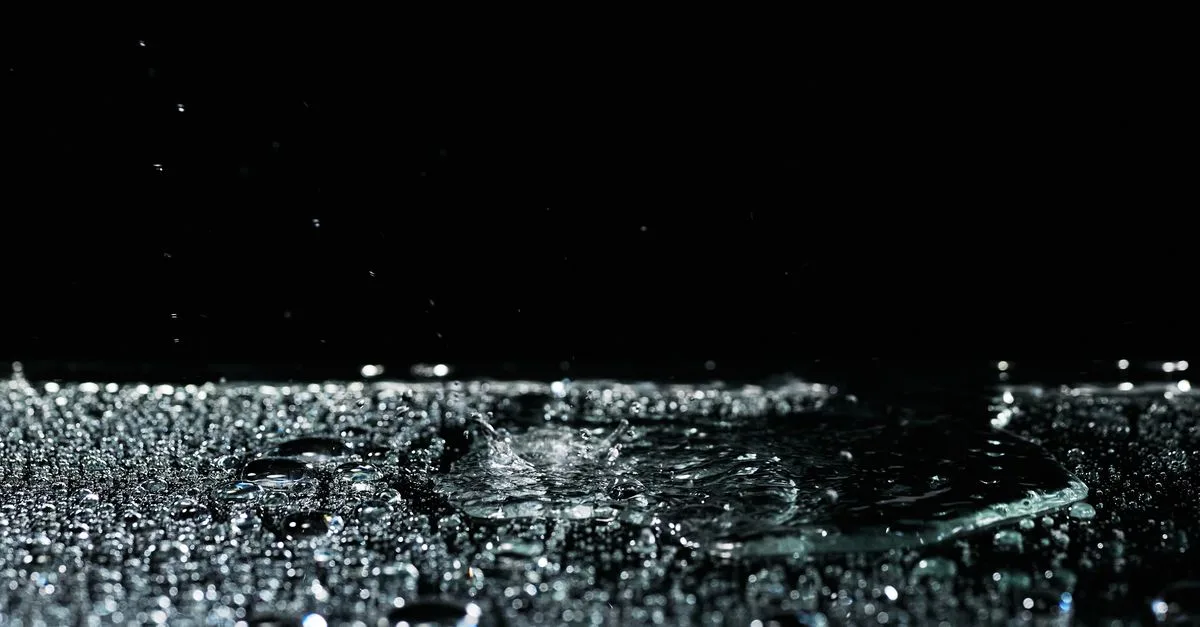 découvrez l'importance de la résistance à l'eau pour protéger vos objets et garantir leur durabilité dans toutes les conditions.