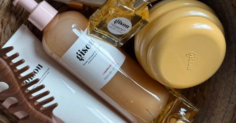 découvrez notre gamme de produits capillaires de qualité pour tous types de cheveux. soins, shampoings, après-shampoings et traitements pour des cheveux sains et brillants.