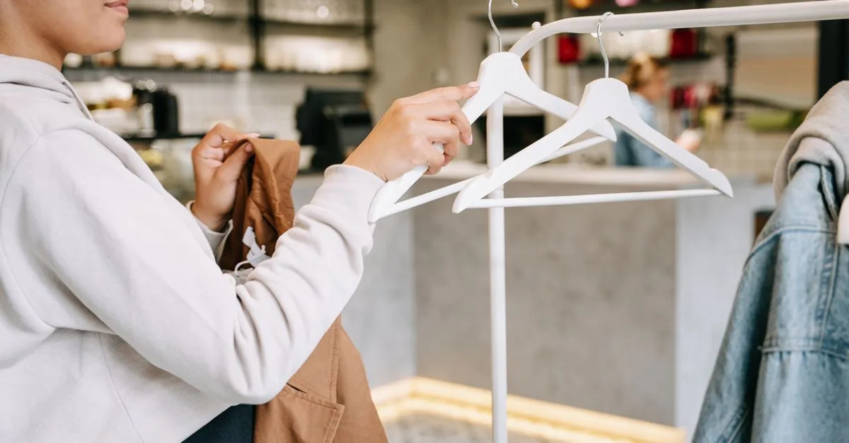 découvrez les points de retrait vinted près de chez vous pour recevoir et envoyer vos articles facilement et rapidement.