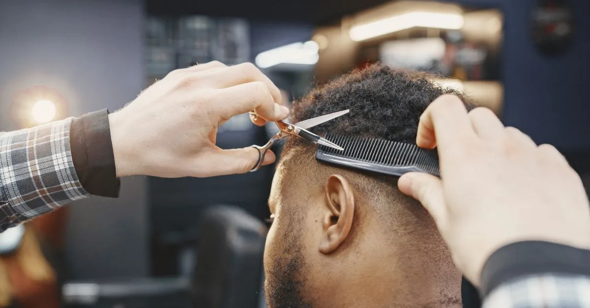 découvrez les dernières tendances en coupes de cheveux pour hommes et femmes. inspirez-vous de nos idées de haircuts pour un look moderne et stylé.